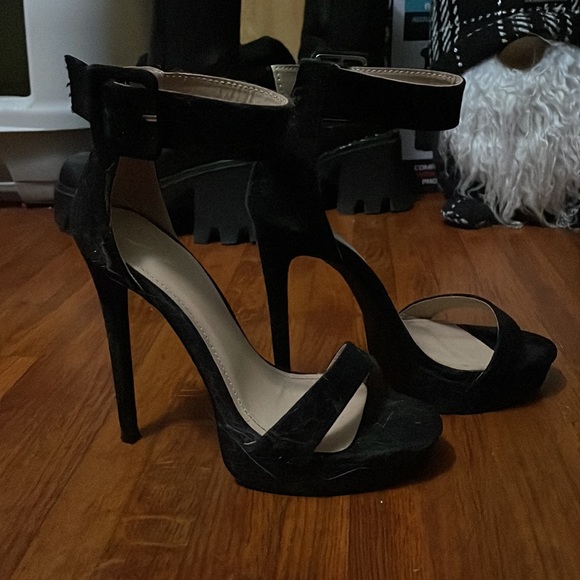 Black Stiletto Heels - Picture 4 of 4